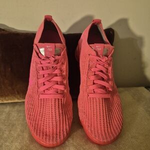 Nike Air VaporMax Flyknit 2 Womens Size 10 Pink Running Sneakers CT1274-600